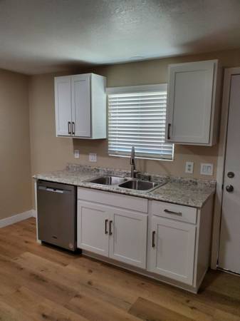 $1,300 / 3br - 1150ft2 - beautiful three bedroom two bath manufactured home (Golden Valley)63618564266241124