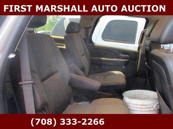 2009 GMC Yukon 1/2 Ton -Precio de Subasta - $2,900 (+ First Marshall Auto Auction)63618775434115122