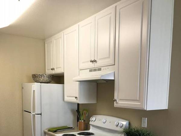$1,950 / 2br - 928ft2 - Close to Ferry and Freeways, Professional and Friendly Management (vallejo / benicia)63657880158337123
