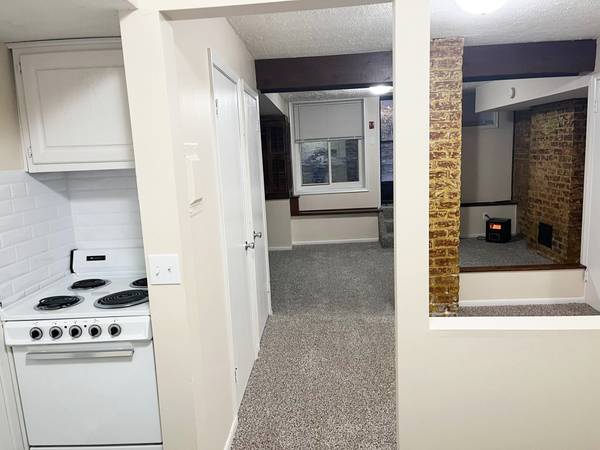 $825 / 364ft2 - Castle Court 16 - Studio apartment (Midtown) (Midtown)63681695855747122