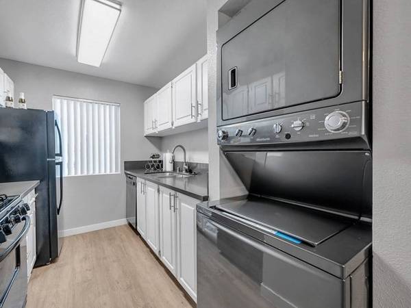 3bd 2ba, Dishwasher, Quartz Stone countertops in Kitchen 1