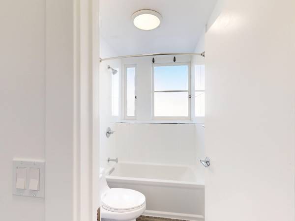 $2,845 / 1br - 381ft2 - 1BE/1BA 626 POWELL ST CLOSE TO TRANSIT AVAILABLE (lower nob hill)63870648394369124