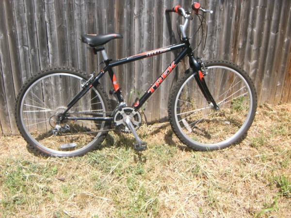 Trek/Sport 800  EXCELLENT Cond.  21 Gears. NICE! 1