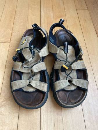 Keen Sandals - size 11 1