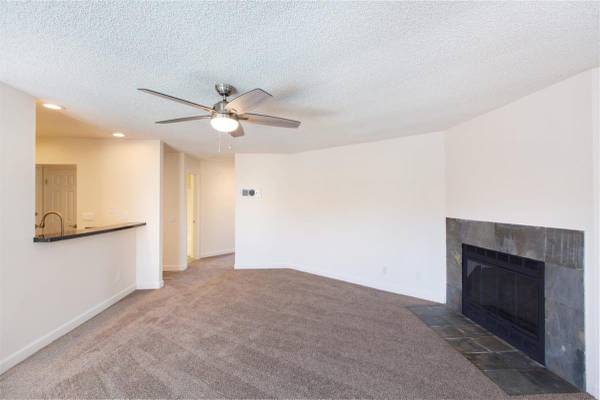 $3,045 / 2br - 1000ft2 - Patrulla de cortesía después del horario, piscina y spa (Carlsbad Village)63845976915843120