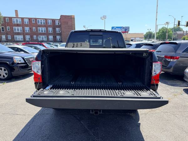 2017 Nissan TITAN PLATINUM RESERVE - Photo 8