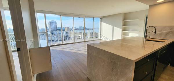 $3,995 / 3br - 1450ft2 - 3/3  IMMEDIATE MOVE IN! ALL NEW MODERN RENOVATIONS! (Miami Beach)64051004155521121