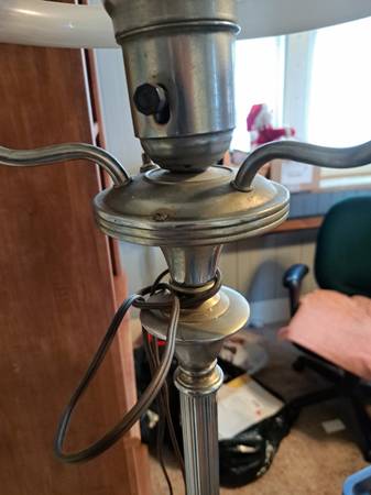 Lámpara de pie vintage retro - $100 (Eauclaire wi)63471096660995123