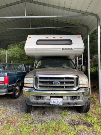 2003 Ford Super Duty 4x4 con remolque Lance Camper por el dueño - $17,000 (Redmond)63623042807427120