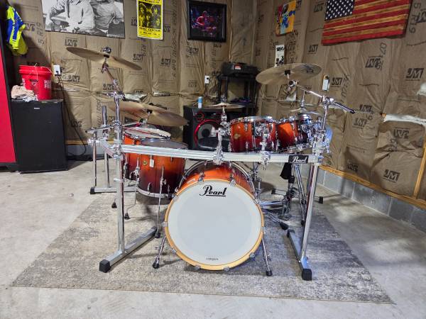 Drummer available (FULTON)64145661791106120