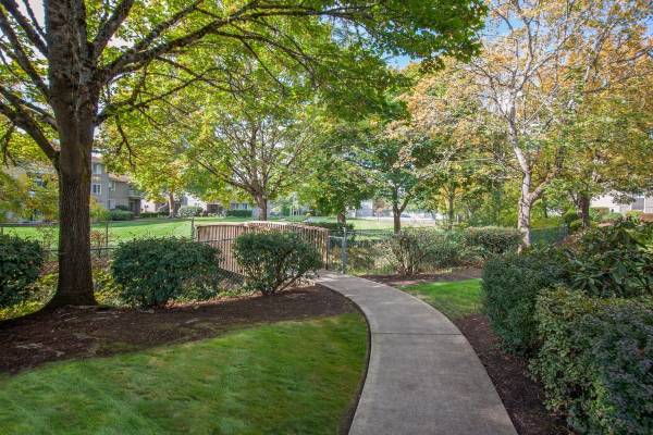 $1,449 / 2br - 803ft2 - Ground Floor 😄 NEW Vinyl Floors!!!😄 1 Month Free! (5400 Southwest 180th Avenue, Aloha, OR)63999454027778124