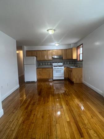 $1,800 / 1br - Renovated apartment in Edison av Bronx ny (Edison av)63689826841473120