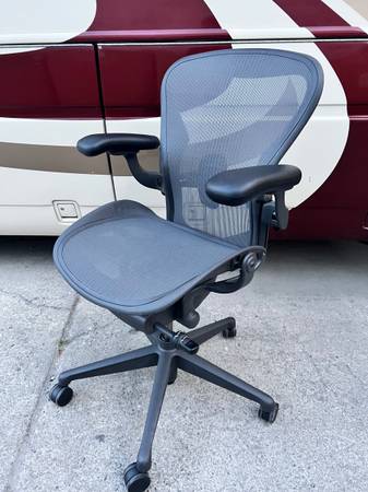 Herman Miller Aeron Remaster size B 1