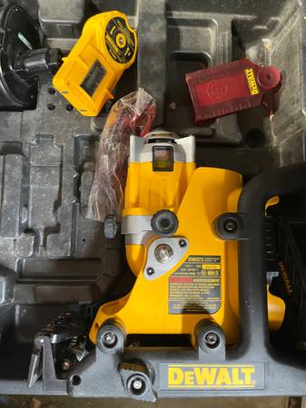Dewalt Battery laser transit 1