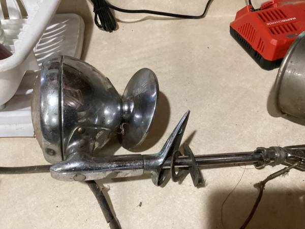 POLICE SERCH LIGHTS 1