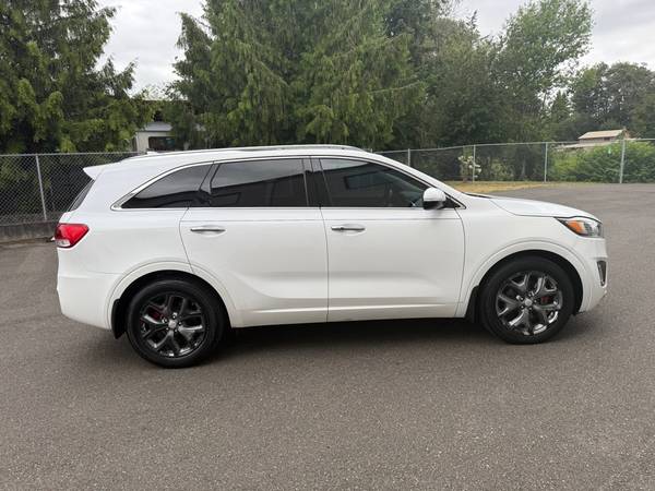 2016 Kia Sorento SX V6 2WD - $8,999 (Tacoma)63617398759555123