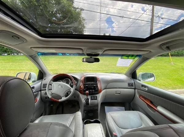 2005 Toyota Sienna XLE LTD - $5,900 (Lexington, Kentucky)63625001709185124