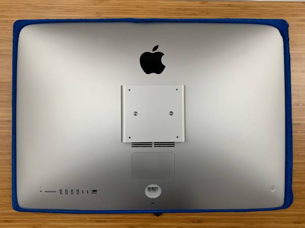 Macデスクトップ iMac Retina 5K 27-inch 2017 VESA Rock Solid VESA iMac Stand Adapter | Tether Tools