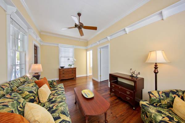 $1,335 / 1br - 662ft2 - Key West this meticulously maintained Conch Cottage (Key West)63944429895042120