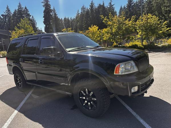2005 Lincoln Navigator 4x4 (21k miles on engine) - $4,500 (Bellevue)63624422846593120