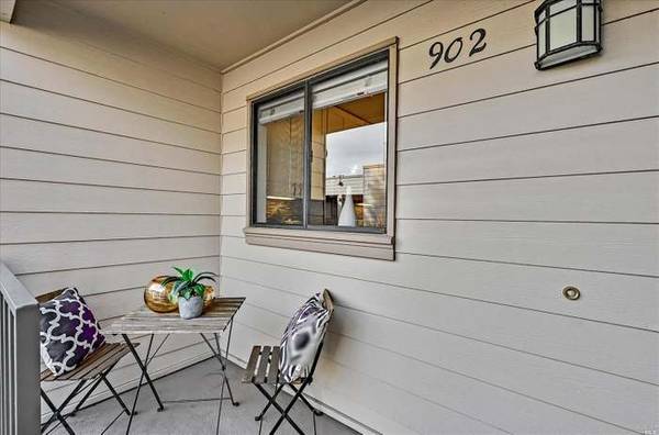 $1,800 / 1br - 954ft2 - This recently remodeled 1 bed/1 full bath home has fresh interior pain (greenbrae)63890317432323124