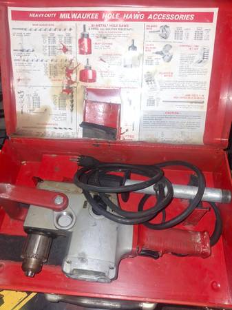 MILWAUKEE HOLE hawg DRILL 1