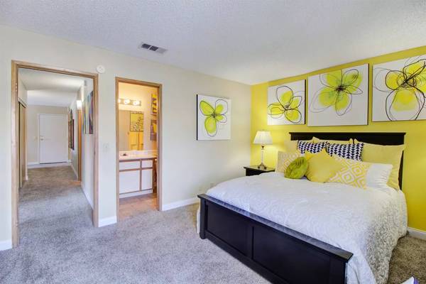 $1,750 / 3br - 1109ft2 - Pets are welcome! 3 bd / 2 ba. Call for a tour! (Las Vegas)63907027511811122