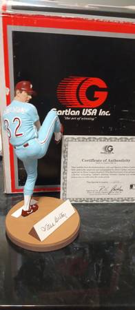 New GARTLAN STEVE CARLTON AUTOGRAPHED FIGURE Philadelphia Phillies