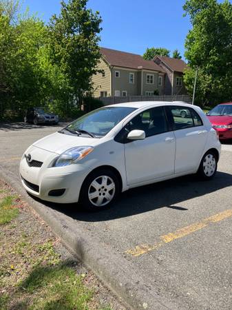 2009 Toyota Yaris Hatchback - $3,000 (Burlington)63615545694593121