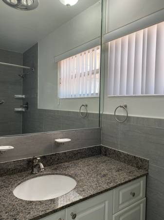 $1,200 / 1br - For Rent Se Alquila- Studio Efficiency in West Hialeah near Miami Lakes (West Hialeah)64051003517442120