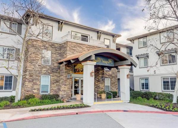 $2,175 / 1br - 1 MONTH OFF | Close to the Ocean, Senior Community, In-Unit AC (San Marcos)63701626475265123