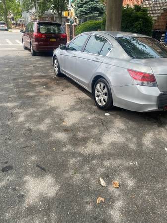 2010 Honda Accord ex funciona excelente - $2,300 (Brooklyn.)63614811809409122