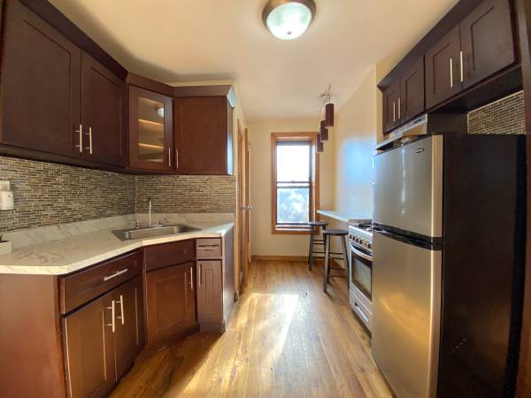 $2,700 / 1br - Williamsburg - Beautiful 1 Bedroom - Heat included - No fee!! (Williamsburg)63854288173315120