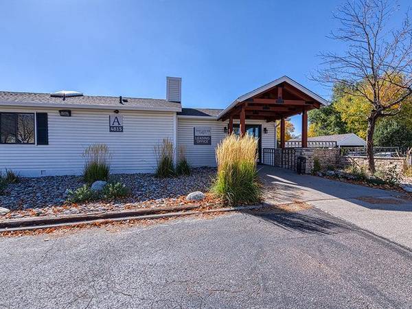 $1,499 / 2br - 880ft2 - Electronic Thermostat, Air Conditioner, Pool View (Colorado Springs Central by University Park South of Ac)63686814947715123