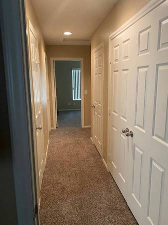 $550 / 1br - SPASIOUS BED ROOM WITH BATH CLOSET NEAR STORES (Concord)63823029968385121