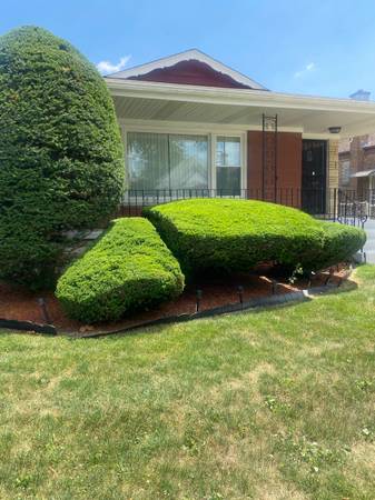 Fabulous Furnished Room In Great House On Tree Lined Quiet Block 1