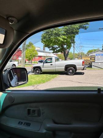 2006 GMC 2 WD PICK UP  (8 FOOT BED)  WITH FIBERGLASS FULL HINGED CAP 1