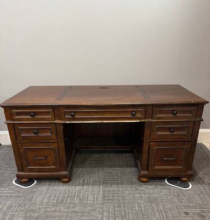 Desk 1