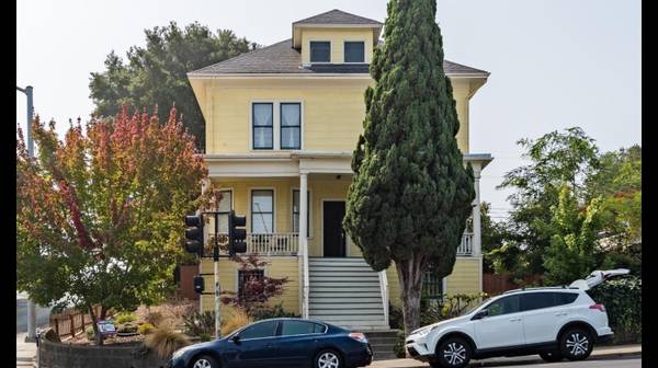 $2595.00 / 3br - 1500ft2 - Spacious/ Charming- Victorian 3Bd/1.5Bath-1500ft2-  Vallejo $2,59563813741288579121