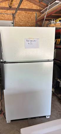 Amana Refrigerator 1