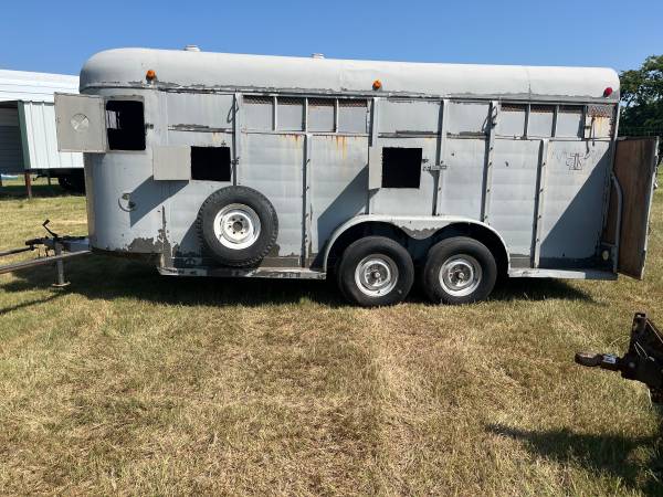 Live stock trailer 20’ 1