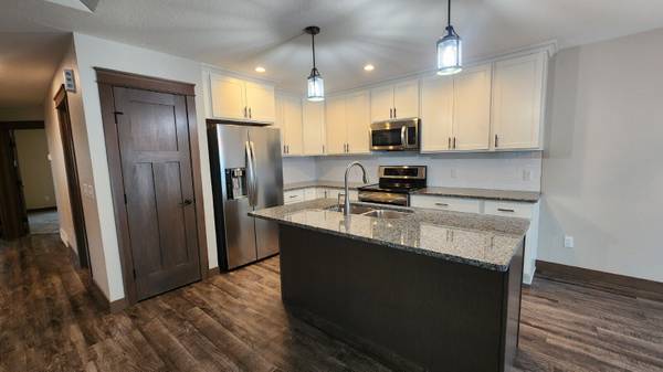 $2,100 / 3br - 1770ft2 - 3 Bedroom, 3 Full Bathroom Condo for Rent with Great Views! (Eau Claire)63845961348227124