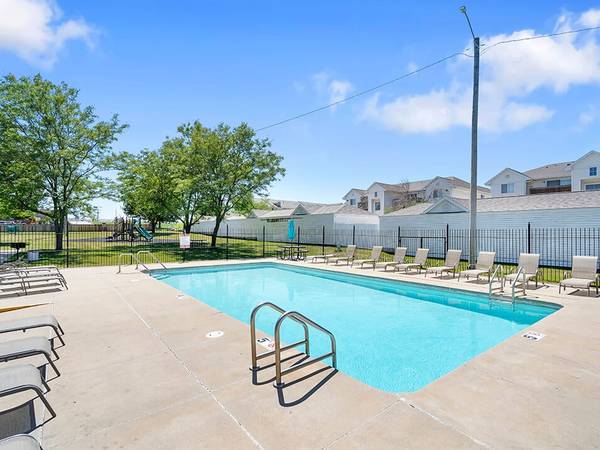 $899 / 2br - 764ft2 - 🦋Gran salón comunitario, área de parrilla/BBQ, balcón 🦋 (4419 1st Ave SW, Cedar Rapids, IA)63863567288193123