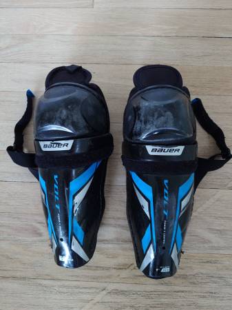 9" Bauer shin guard (ice hockey) 1