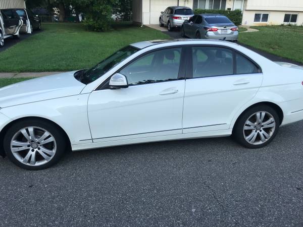 2009 Mercedes-Benz C300 - $5,000636164397186571211