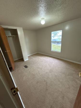 $735 / 3br - Casa móvil de 3 habitaciones y 2 baños disponible (Carbondale)63876483433601120