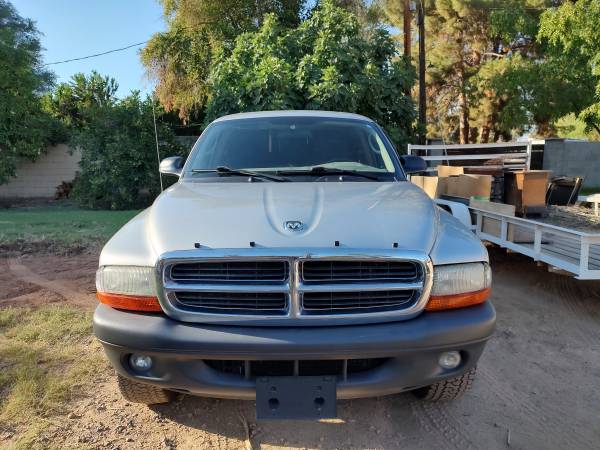 2004 Dodge Dakota 4wd  - 114,100 miles w/ camper shell - $7,900 (Phoenix)63469902711169123