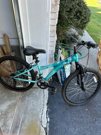 Diamondback 24 Inch Bicycle 1