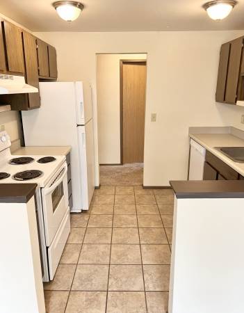$1,585 / 2br - 900ft2 - Large Two Bedroom (West Olympia)63948084960771120