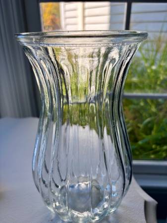 NEW LARGE GLASS VASE 1